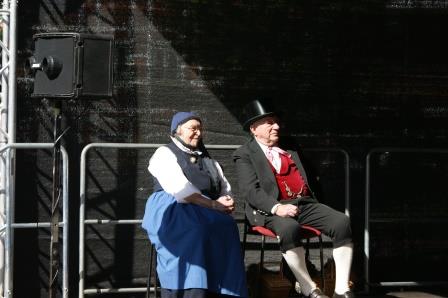 Kaethe und Harro kl. Buehne.jpg